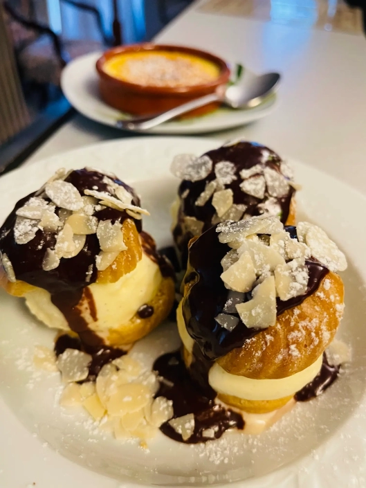 Profiteroles